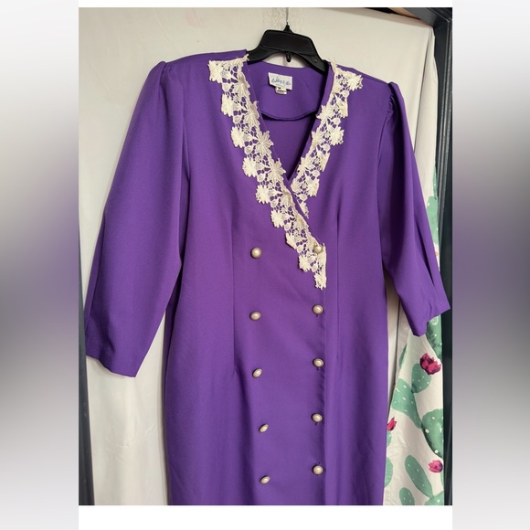 Vintage Ashley & Me Women’s Purple Lace neckline Button Up Dress Size 16 - Picture 7 of 15